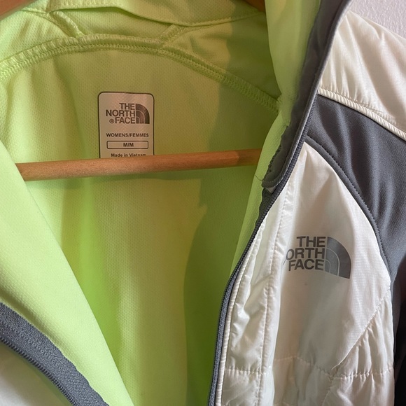 North Face Running Jacket M - Picture 2 of 3